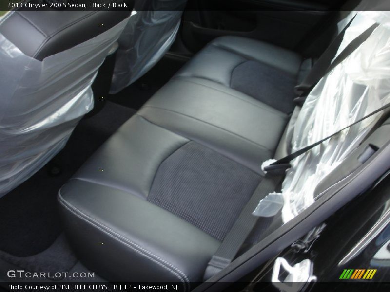 Black / Black 2013 Chrysler 200 S Sedan