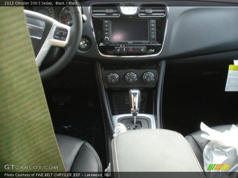 Black / Black 2013 Chrysler 200 S Sedan