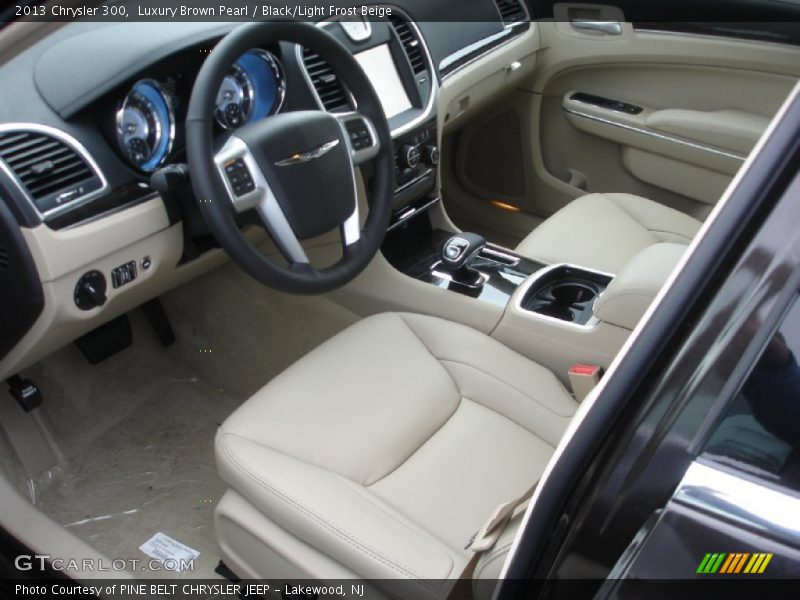 Luxury Brown Pearl / Black/Light Frost Beige 2013 Chrysler 300