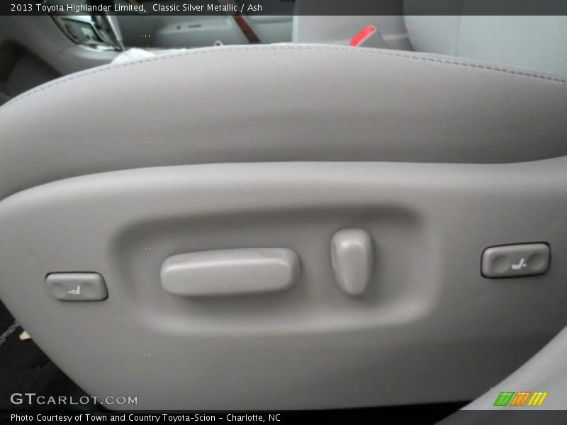 Classic Silver Metallic / Ash 2013 Toyota Highlander Limited