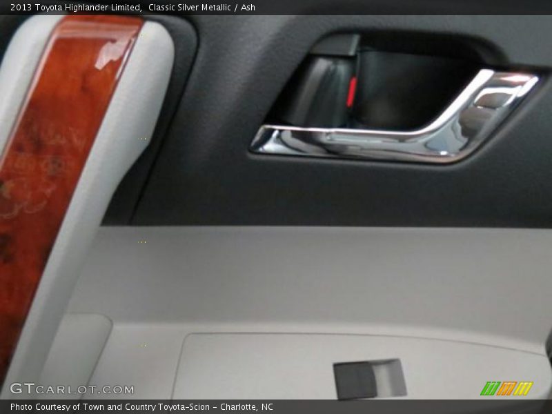 Classic Silver Metallic / Ash 2013 Toyota Highlander Limited