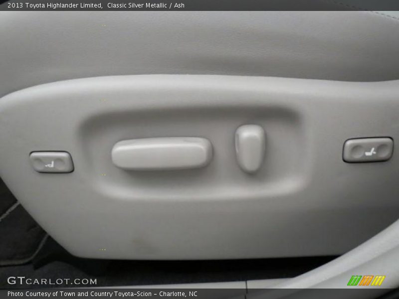 Classic Silver Metallic / Ash 2013 Toyota Highlander Limited