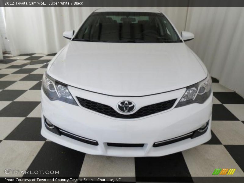 Super White / Black 2012 Toyota Camry SE