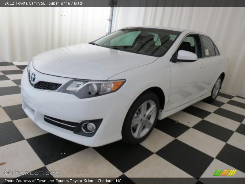 Super White / Black 2012 Toyota Camry SE