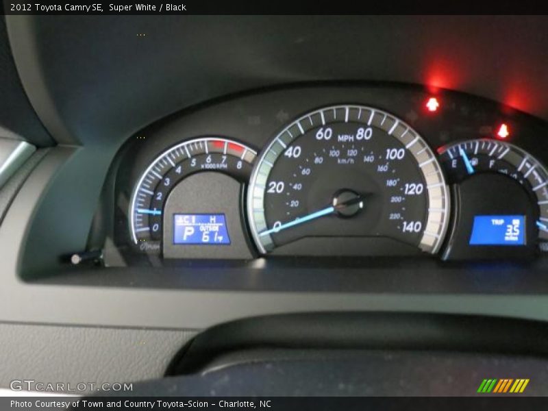 Super White / Black 2012 Toyota Camry SE