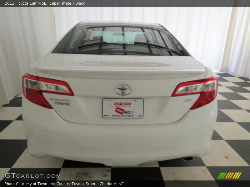 Super White / Black 2012 Toyota Camry SE