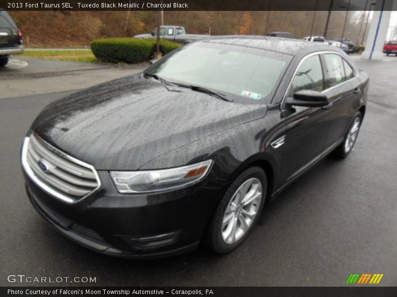 Tuxedo Black Metallic / Charcoal Black 2013 Ford Taurus SEL
