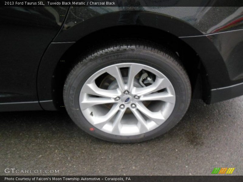 Tuxedo Black Metallic / Charcoal Black 2013 Ford Taurus SEL