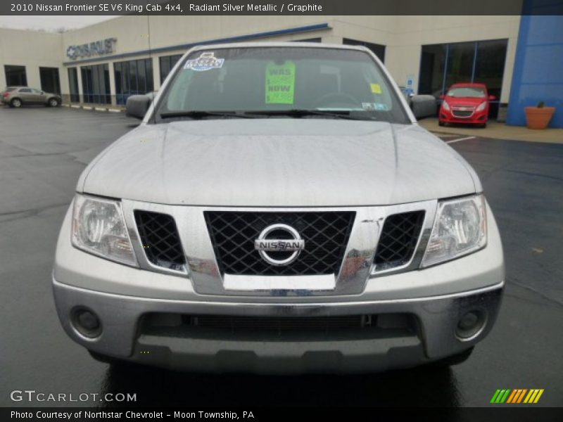 Radiant Silver Metallic / Graphite 2010 Nissan Frontier SE V6 King Cab 4x4