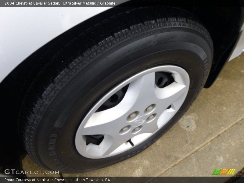 Ultra Silver Metallic / Graphite 2004 Chevrolet Cavalier Sedan