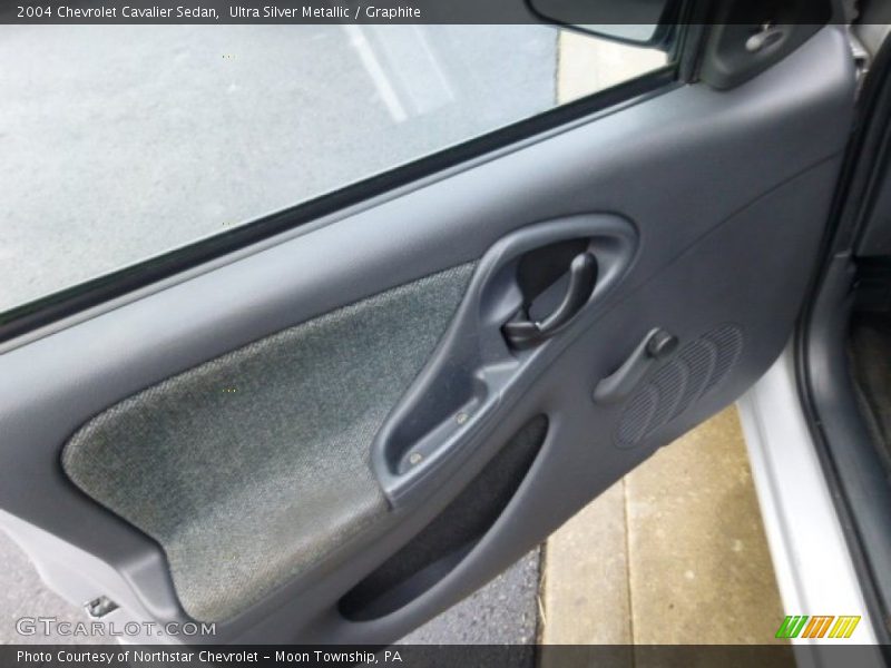Ultra Silver Metallic / Graphite 2004 Chevrolet Cavalier Sedan