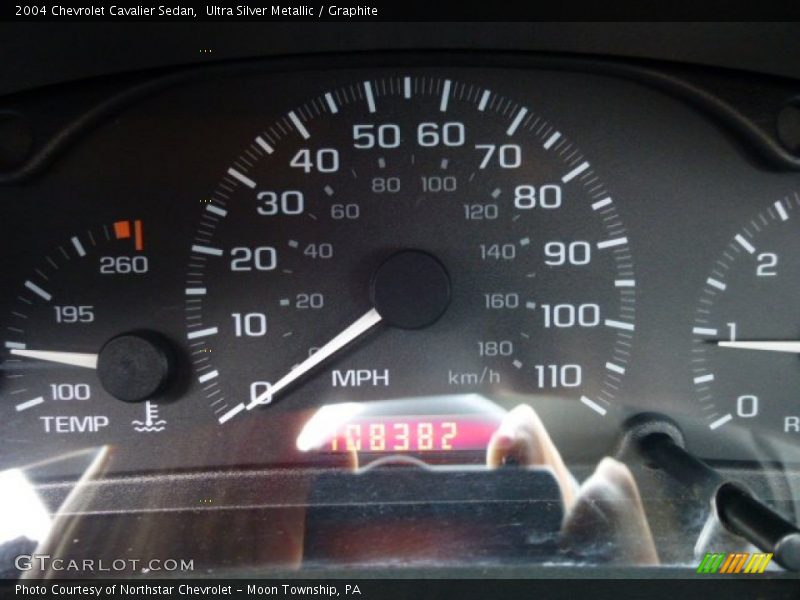 Ultra Silver Metallic / Graphite 2004 Chevrolet Cavalier Sedan