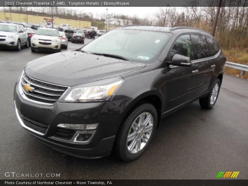 Front 3/4 View of 2013 Traverse LT AWD