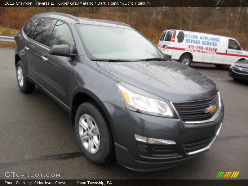 Front 3/4 View of 2013 Traverse LS