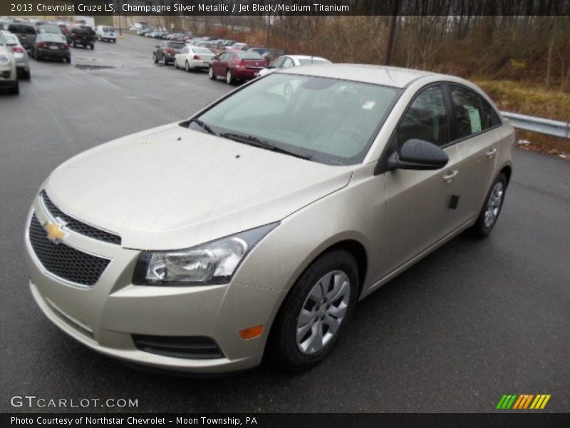 Champagne Silver Metallic / Jet Black/Medium Titanium 2013 Chevrolet Cruze LS