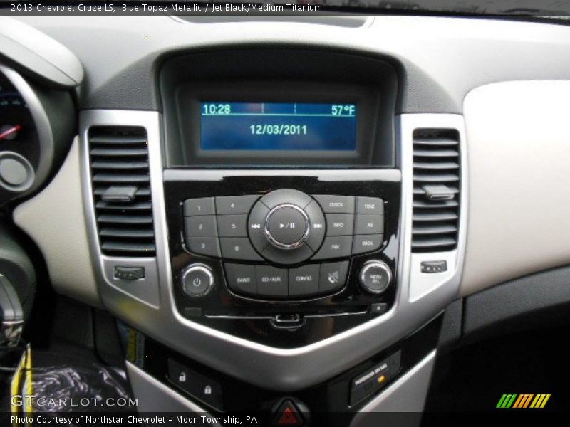 Blue Topaz Metallic / Jet Black/Medium Titanium 2013 Chevrolet Cruze LS