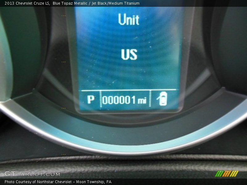 Blue Topaz Metallic / Jet Black/Medium Titanium 2013 Chevrolet Cruze LS