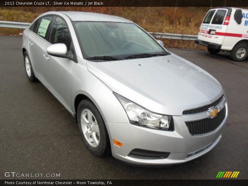 Silver Ice Metallic / Jet Black 2013 Chevrolet Cruze LT