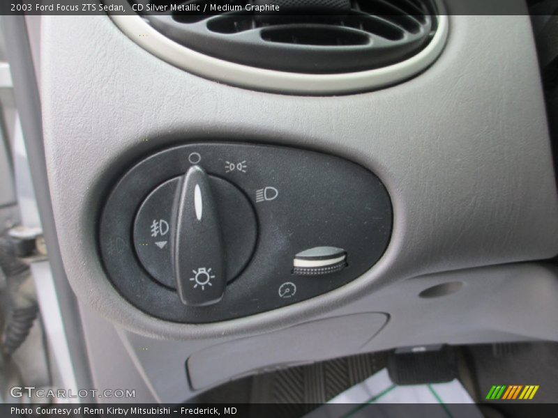 CD Silver Metallic / Medium Graphite 2003 Ford Focus ZTS Sedan
