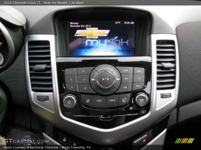 Silver Ice Metallic / Jet Black 2013 Chevrolet Cruze LT