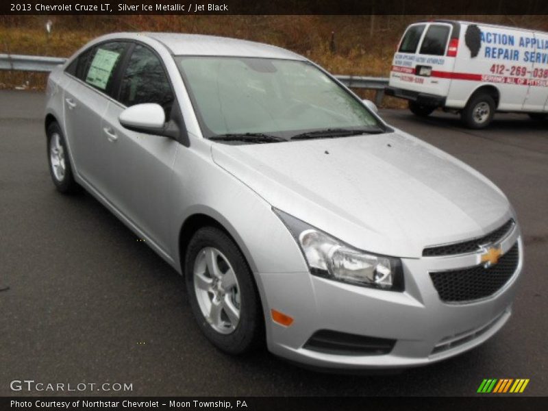 Silver Ice Metallic / Jet Black 2013 Chevrolet Cruze LT