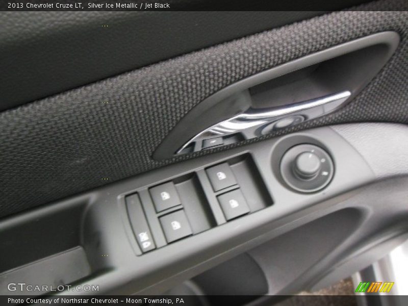 Silver Ice Metallic / Jet Black 2013 Chevrolet Cruze LT
