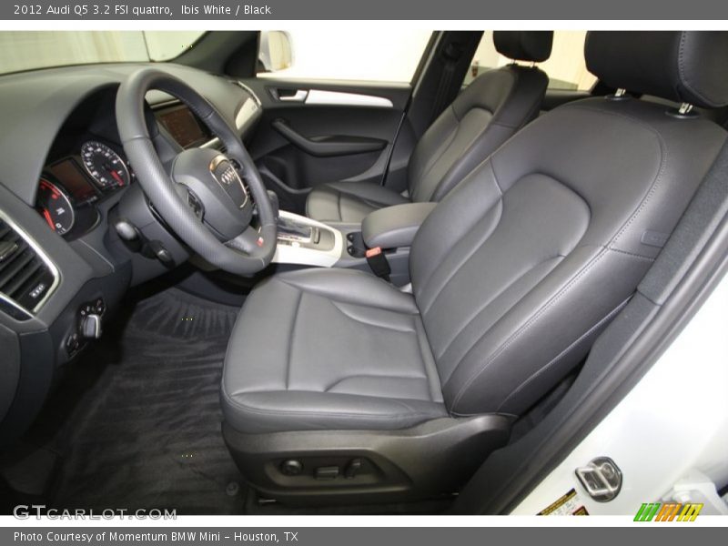 Ibis White / Black 2012 Audi Q5 3.2 FSI quattro