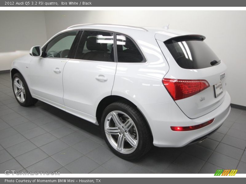 Ibis White / Black 2012 Audi Q5 3.2 FSI quattro