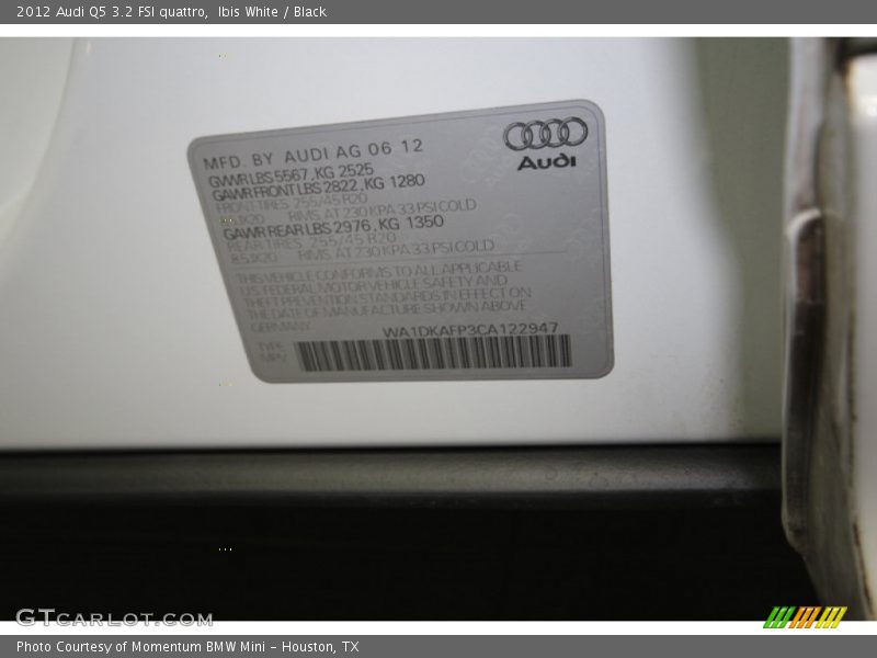 Ibis White / Black 2012 Audi Q5 3.2 FSI quattro