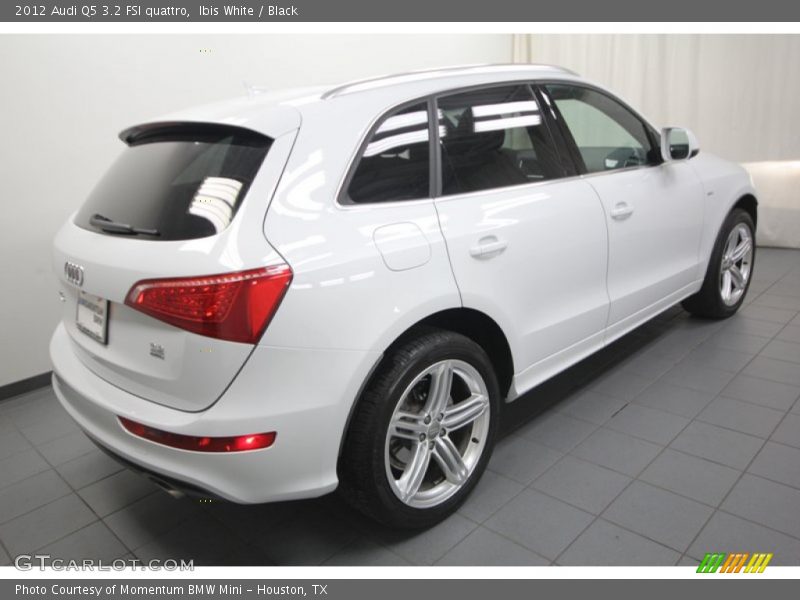 Ibis White / Black 2012 Audi Q5 3.2 FSI quattro