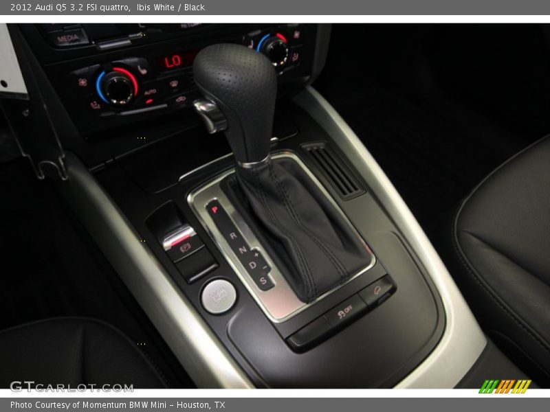 Ibis White / Black 2012 Audi Q5 3.2 FSI quattro