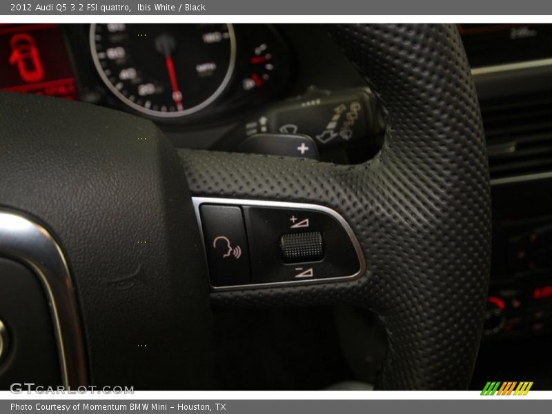 Ibis White / Black 2012 Audi Q5 3.2 FSI quattro