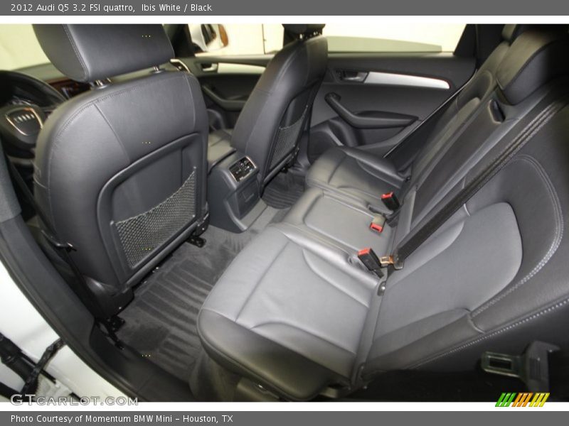 Ibis White / Black 2012 Audi Q5 3.2 FSI quattro