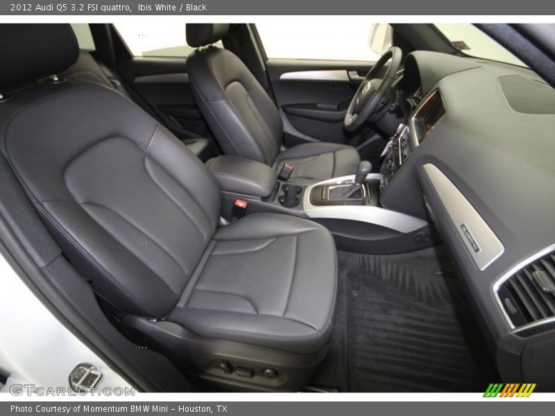 Ibis White / Black 2012 Audi Q5 3.2 FSI quattro