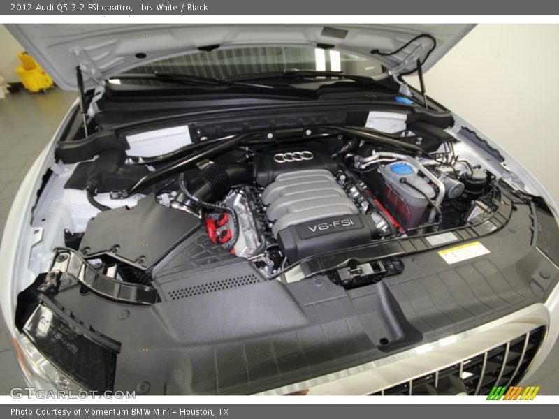 Ibis White / Black 2012 Audi Q5 3.2 FSI quattro