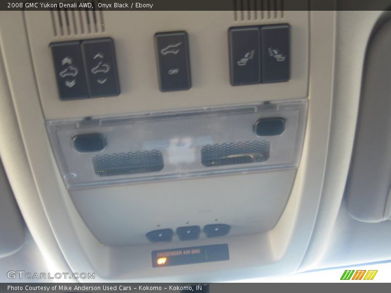 Onyx Black / Ebony 2008 GMC Yukon Denali AWD