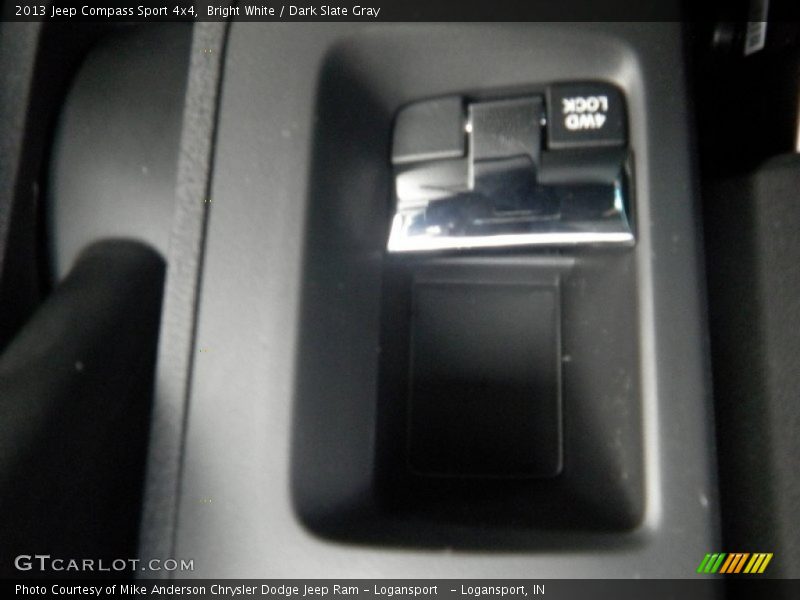 Bright White / Dark Slate Gray 2013 Jeep Compass Sport 4x4