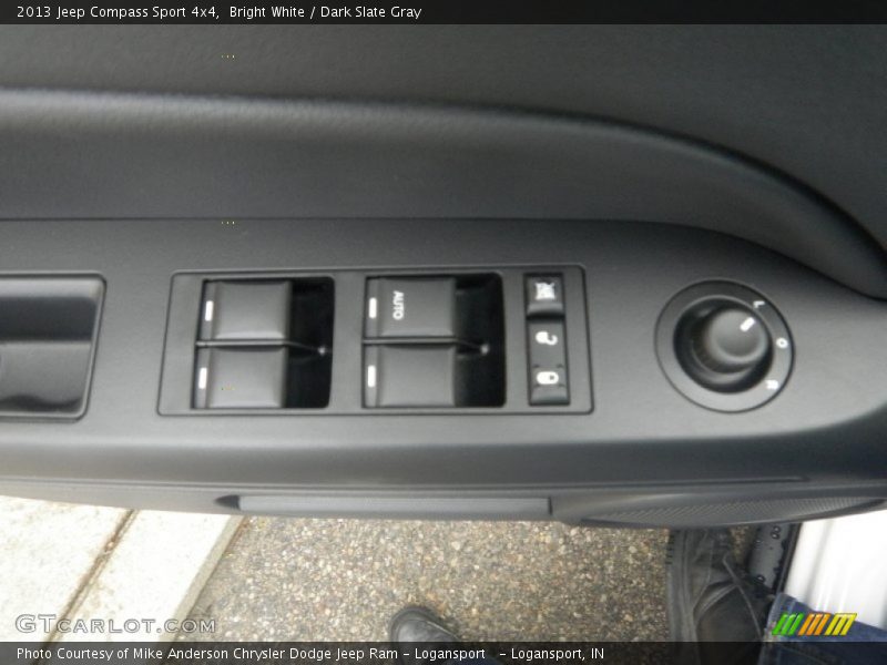 Bright White / Dark Slate Gray 2013 Jeep Compass Sport 4x4
