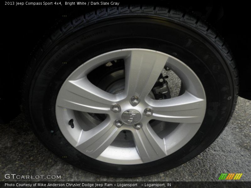 Bright White / Dark Slate Gray 2013 Jeep Compass Sport 4x4