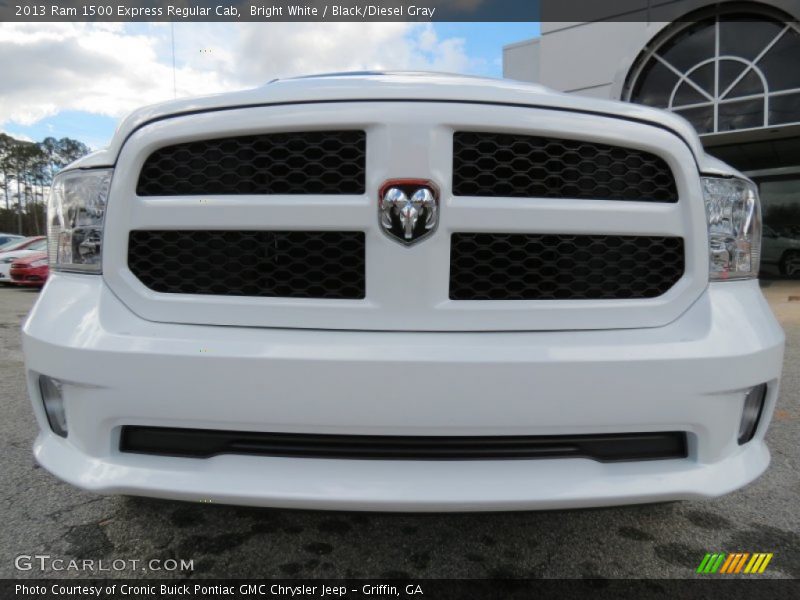 Bright White / Black/Diesel Gray 2013 Ram 1500 Express Regular Cab