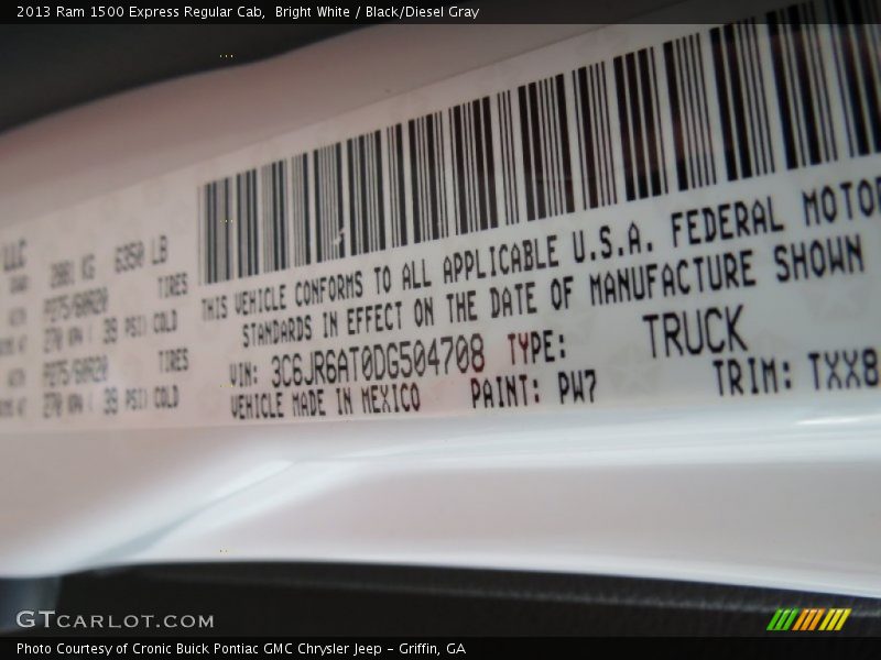 Bright White / Black/Diesel Gray 2013 Ram 1500 Express Regular Cab