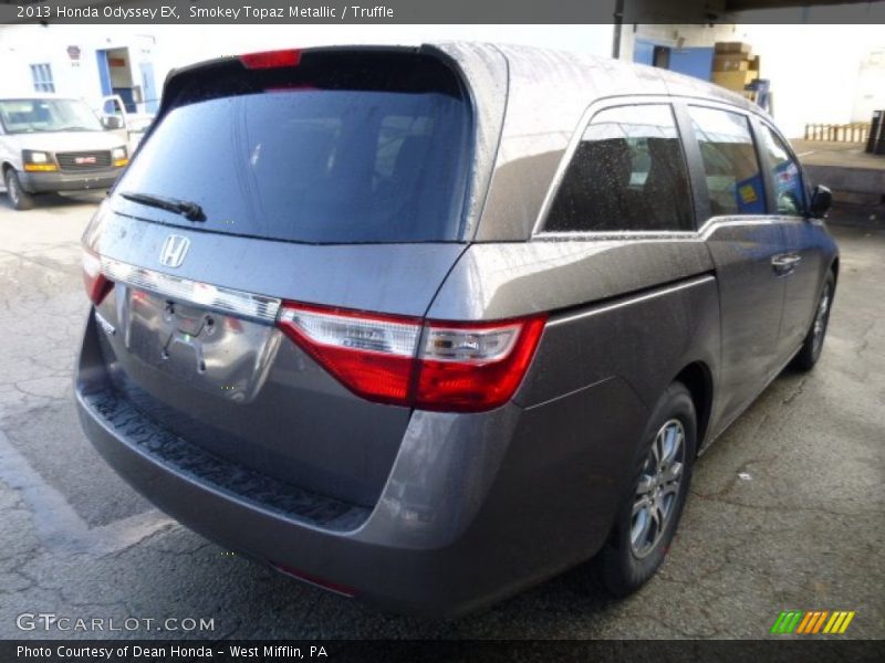Smokey Topaz Metallic / Truffle 2013 Honda Odyssey EX