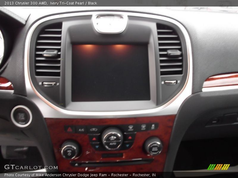 Ivory Tri-Coat Pearl / Black 2013 Chrysler 300 AWD