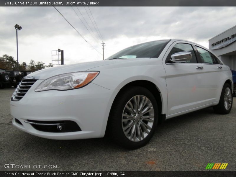 Bright White / Black 2013 Chrysler 200 Limited Sedan