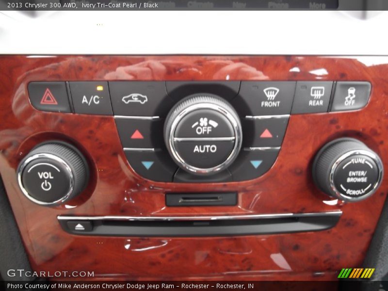 Controls of 2013 300 AWD
