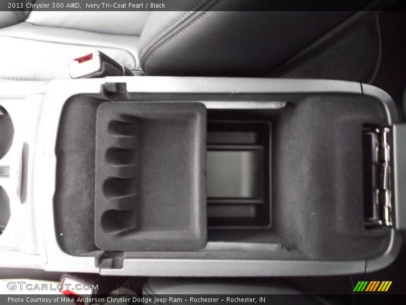 Ivory Tri-Coat Pearl / Black 2013 Chrysler 300 AWD