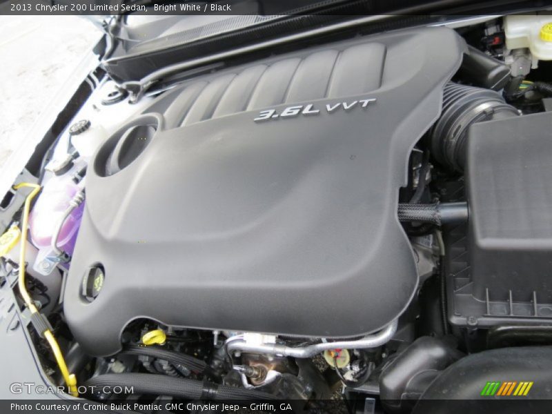 Bright White / Black 2013 Chrysler 200 Limited Sedan