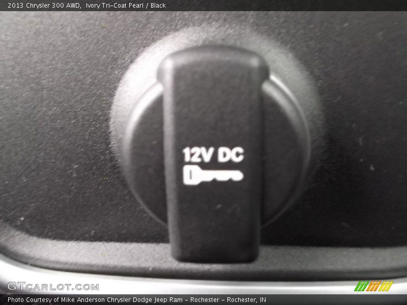 Ivory Tri-Coat Pearl / Black 2013 Chrysler 300 AWD