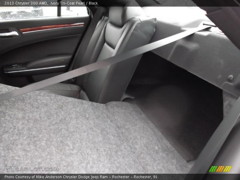 Ivory Tri-Coat Pearl / Black 2013 Chrysler 300 AWD