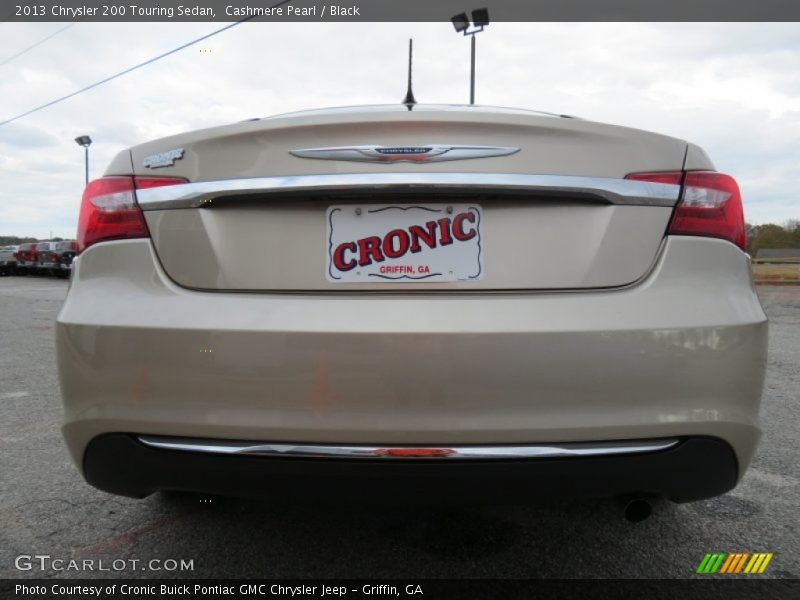 Cashmere Pearl / Black 2013 Chrysler 200 Touring Sedan
